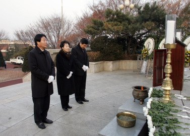 2012년 새해 현충탑 참배