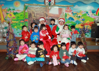 크리스마스 아이들에게 희망을 주는 산타 체험