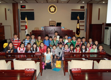 관내 초등학교 학생 의회 견학